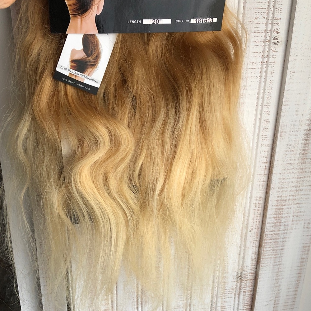 100% Remy Human Hair Golden Blonde Wavy Hair Extensions